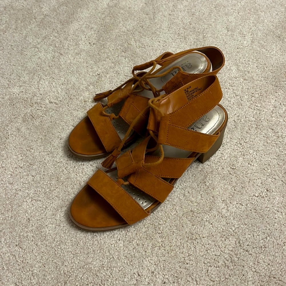 Ana A new approach brown suede tie up heals size 8